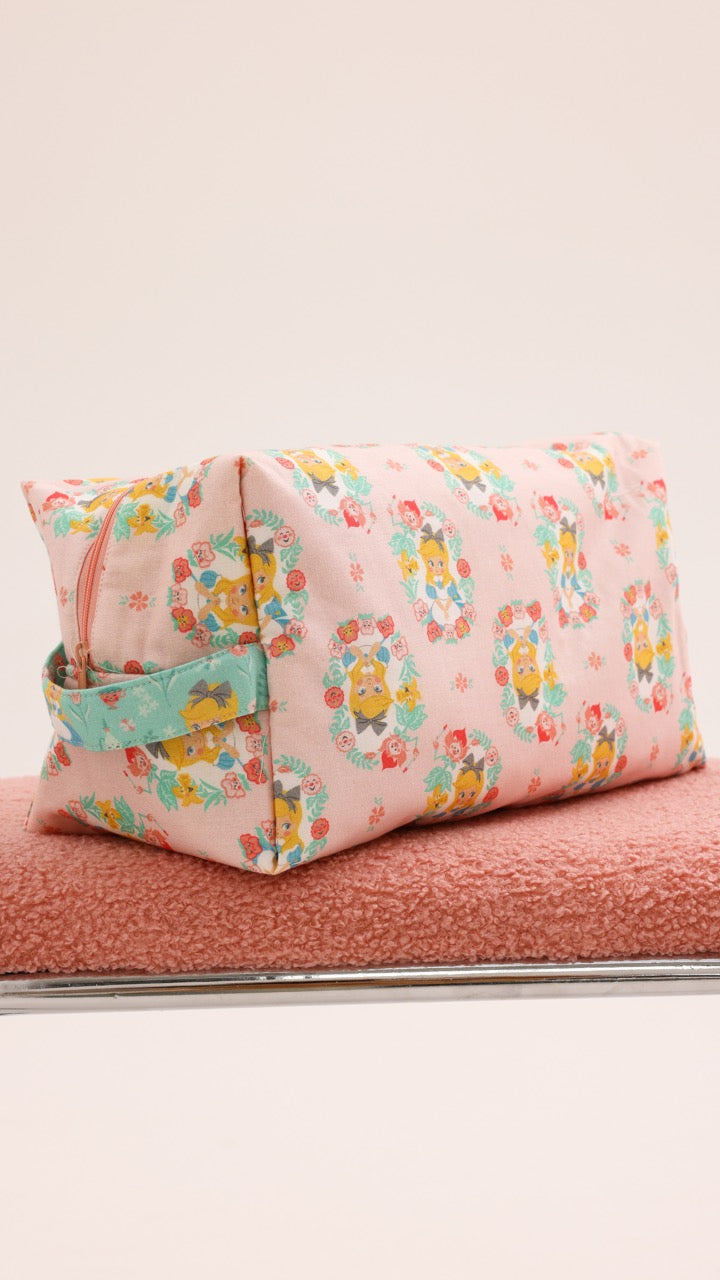 Airwrap Pouch - Pink Alice In The Wonderland