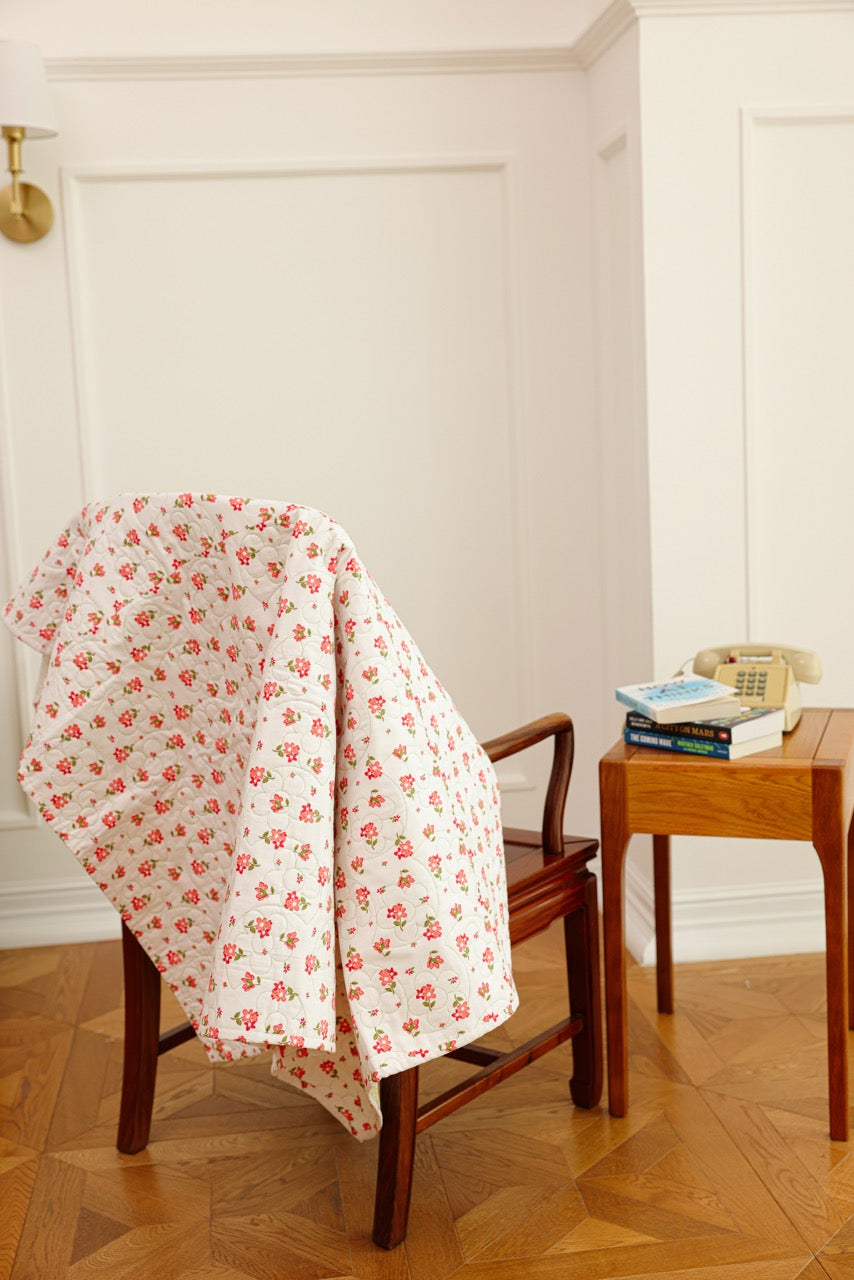 Crib Size - Flower in Whites Quilt