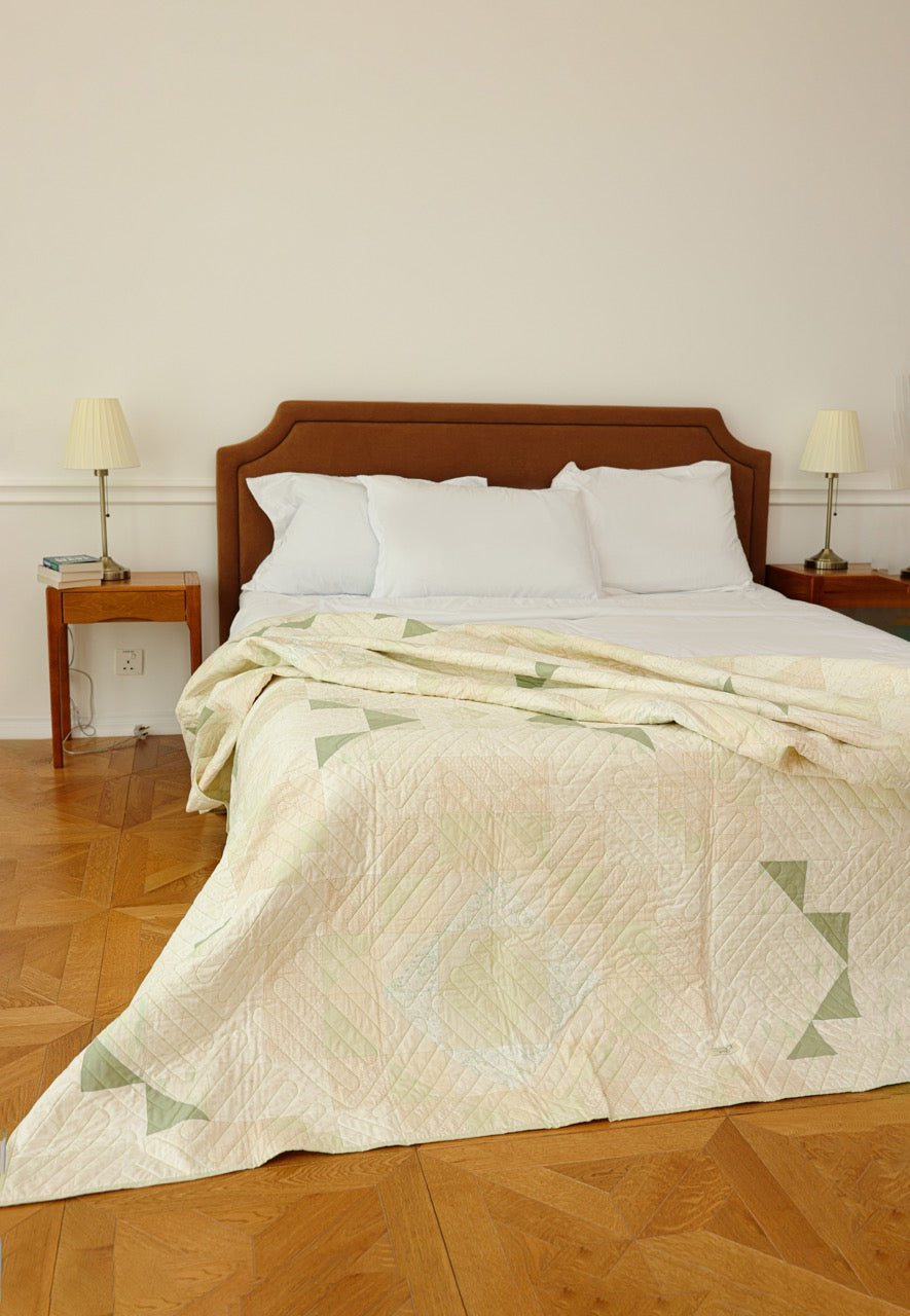 King Size - Triangles in Sage Quilt