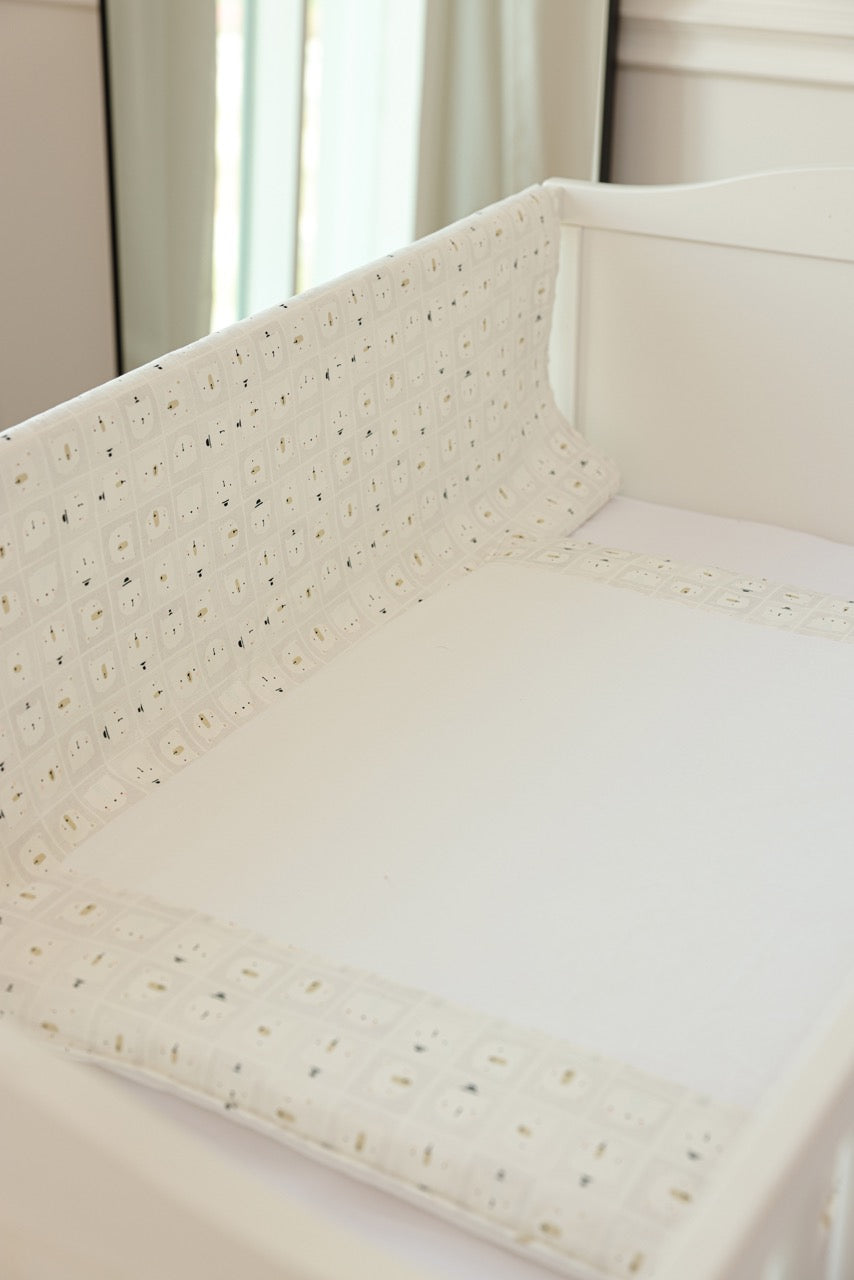 Mr. Bear In White Baby Set - Blanket & Doshak
