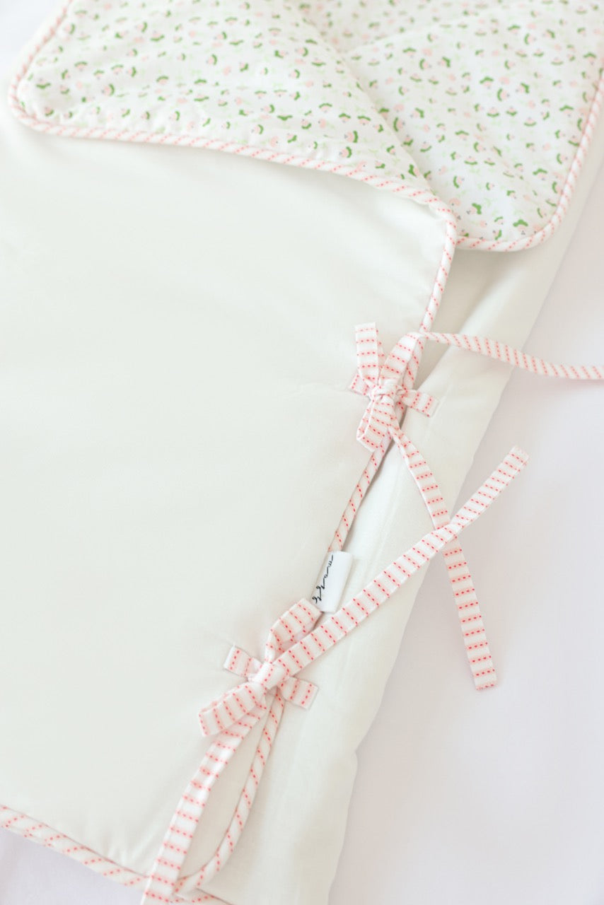 White Small Petals - Madas
