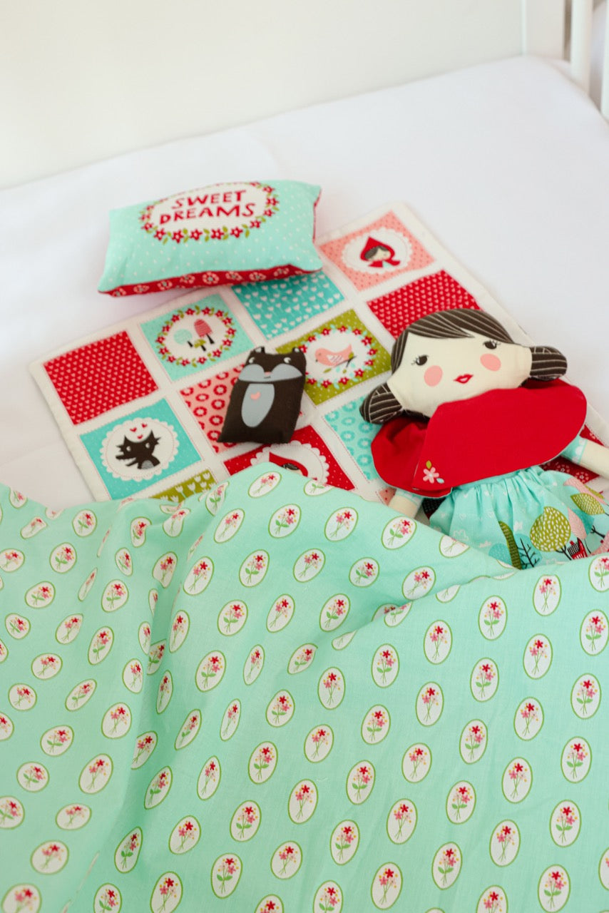 Blanket with Toy - Red Riding Hood (Green)
