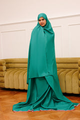 Praying Sheila - Emerald Fuchsia