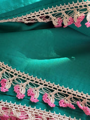 Praying Sheila - Emerald Pink