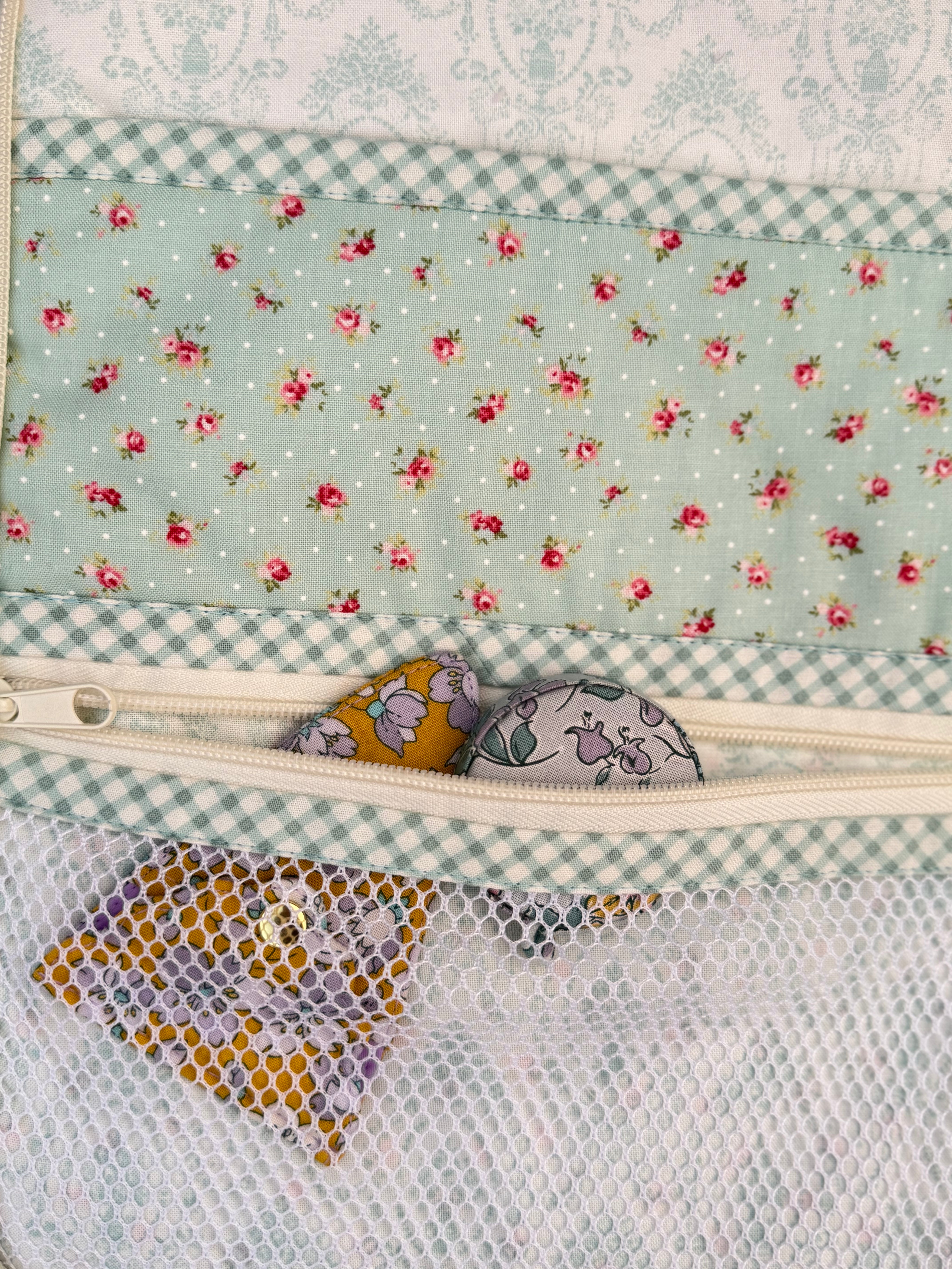 Multi-Pocket Organizer - Floral Blues